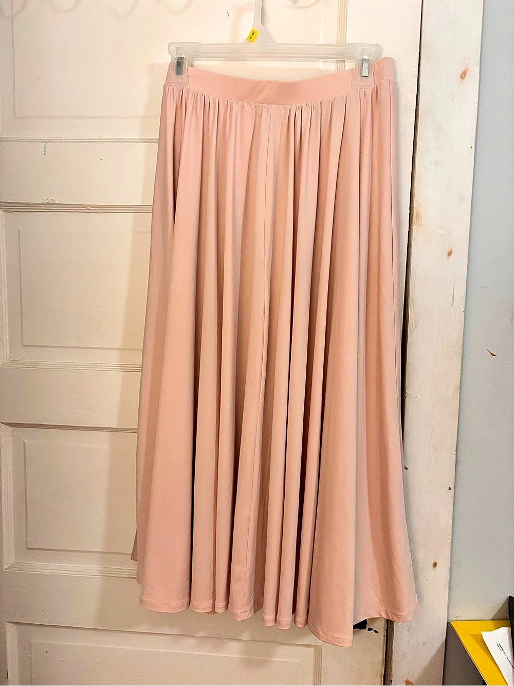 H&Medium Pleated Maxi Skirt in Pink Size Medium Like New